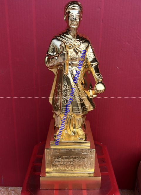 Tượng phong thủy đặt đôn gỗ với pho tượng đồng hưng đạo vương mạ vàng