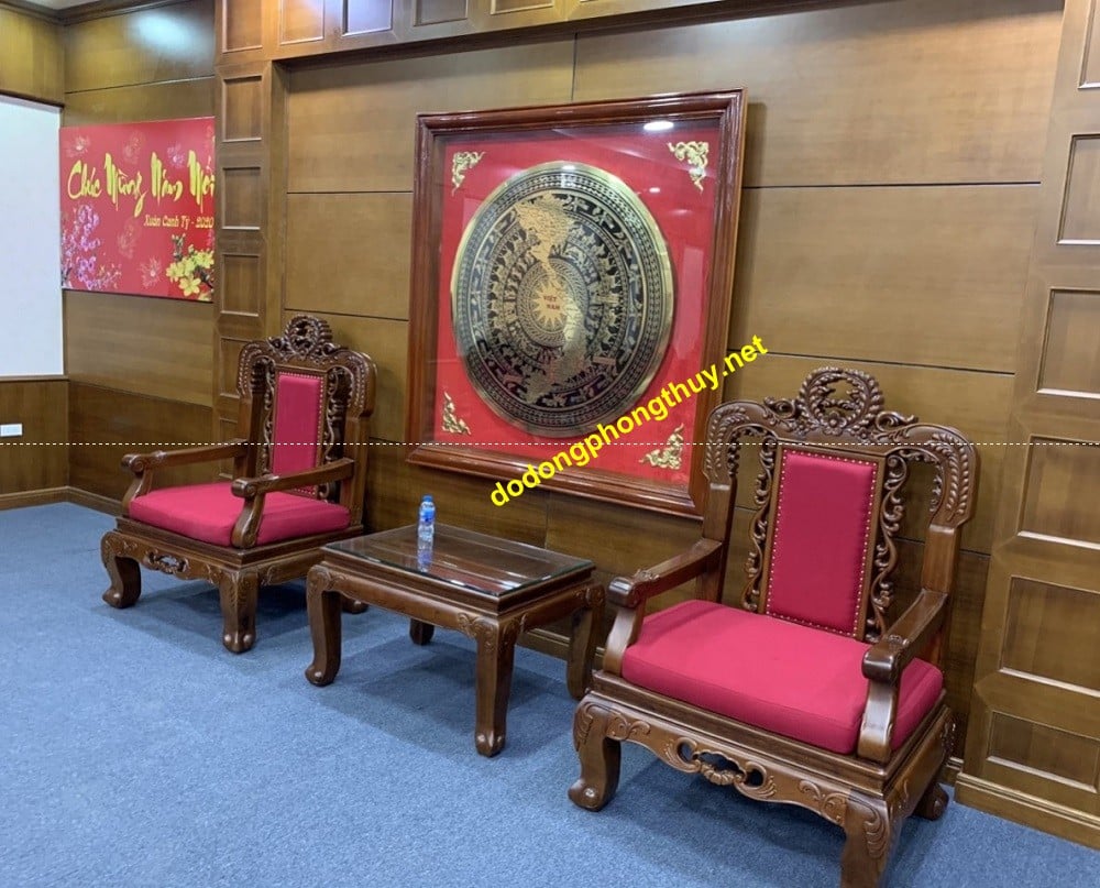 Trống đồng treo phòng khánh tiết Trong dong treo phong khanh tiet
