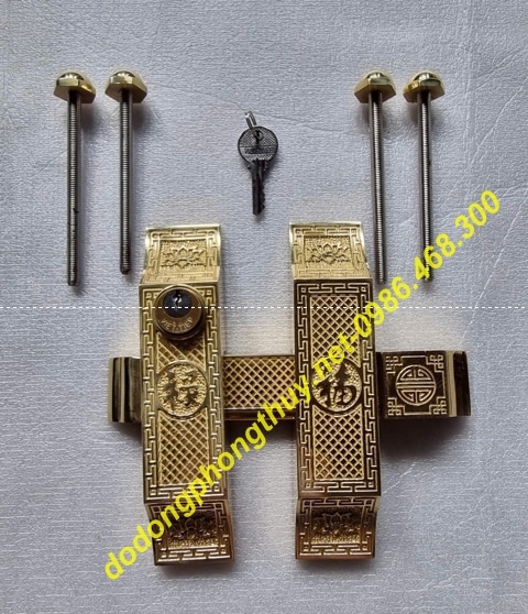 Bo khoa cua buc ban mau then cai